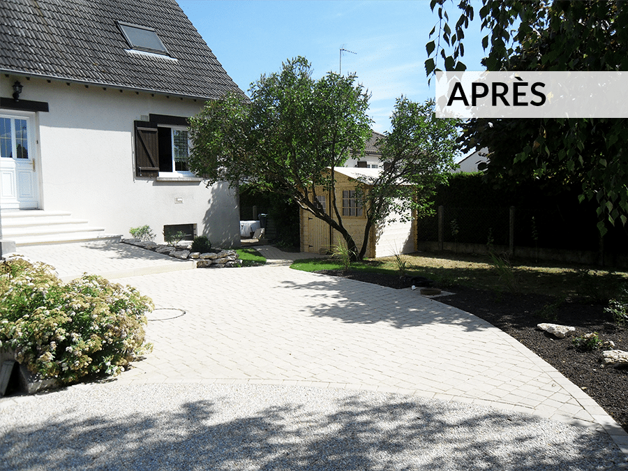 Aménagement d'une allée pavée, d'escaliers et aménagement de massifs à Châteauroux - Paysagiste Lantana Paysage Gaujard Rome Châteauroux