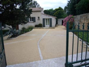 Aménagement d’une allée à Nîmes, Gard (30) - Lantana Bellerive Jardin