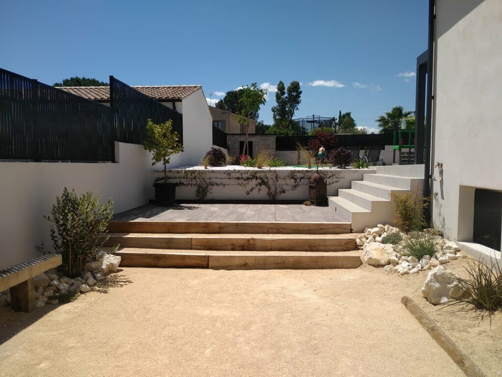 Création d’un jardin et d’un terrain de pétanque à Salindres et Alès, Gard (30) - Lantana Ecosylva Paysage