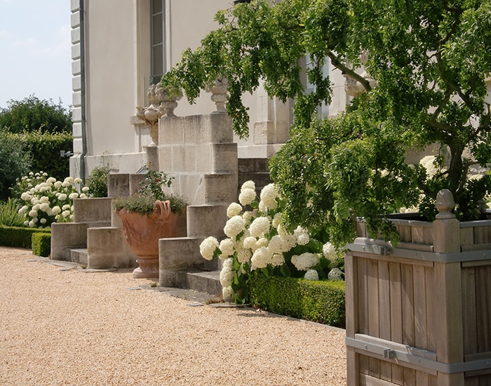 Création de jardin avec bordures fleuries et allées en gravillons - Paysagiste CG Environnement Lantana - Saint-Georges-sur-Cher, Loir-et-Cher (41)