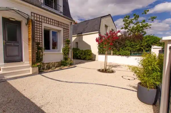 image d'une allée de jardin Lantana Paysage